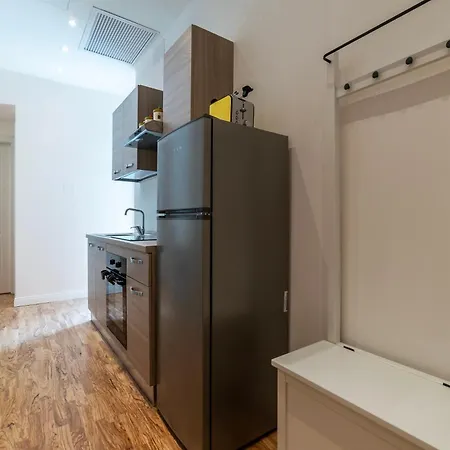 Guesthost - Huge & Cozy *