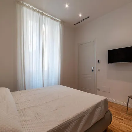 Guesthost - Huge & Cozy