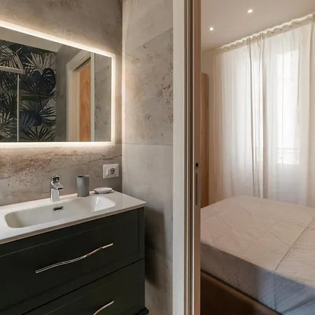 Guesthost - Huge & Cozy *