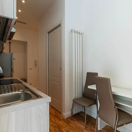 Appartamento Huge & Cozy *