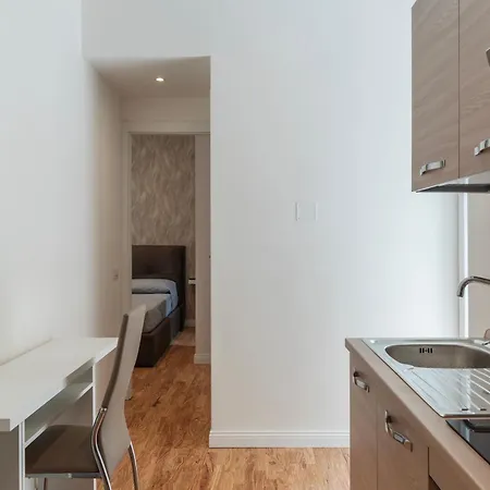 Guesthost - Huge & Cozy *