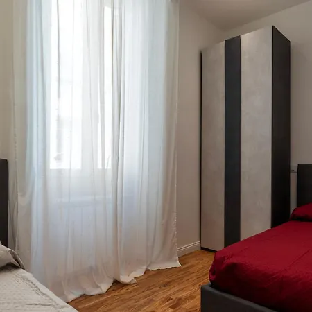 Guesthost - Huge & Cozy Lägenhet Rom